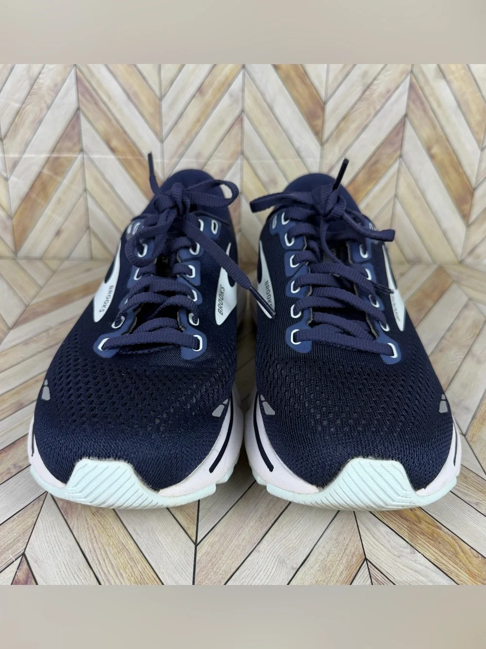 Women's Brooks Ghost 15 Navy Blue Running Shoes Sneakers Size 7 Medium B
